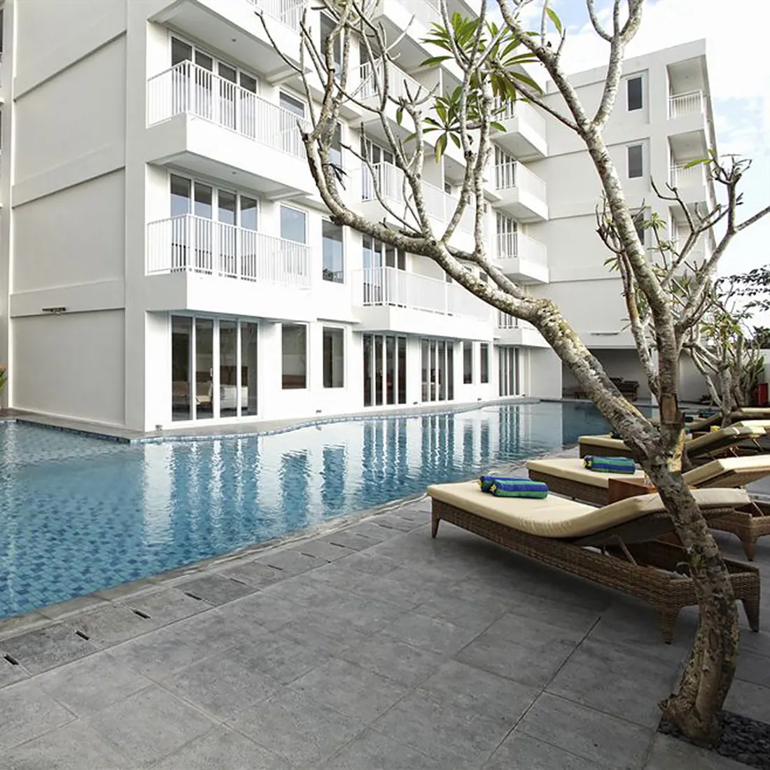 Paragon Ayola Suites &amp; Resort